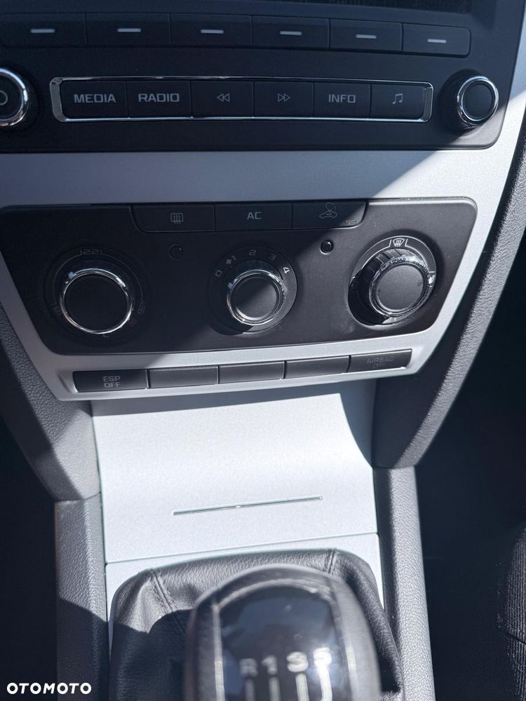 Skoda Octavia 1.6 - 18