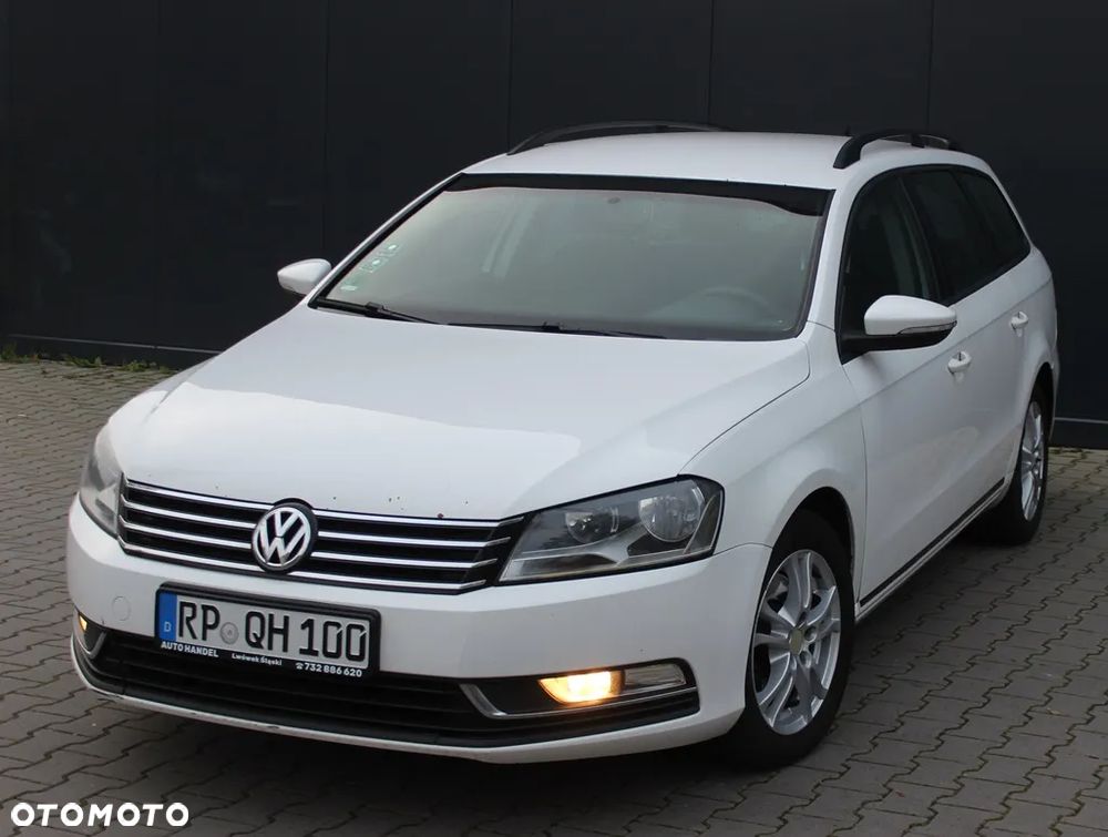 Volkswagen Passat - 1
