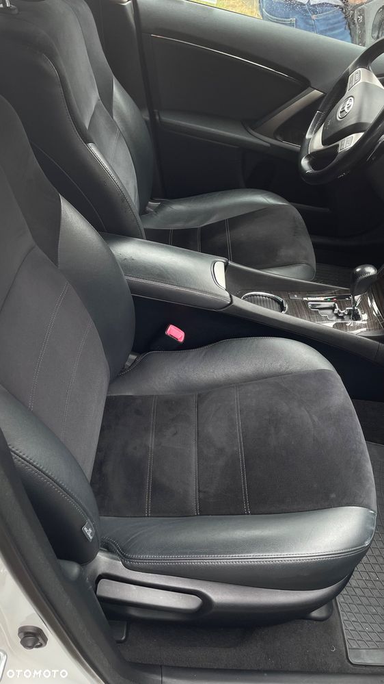 Toyota Avensis - 5
