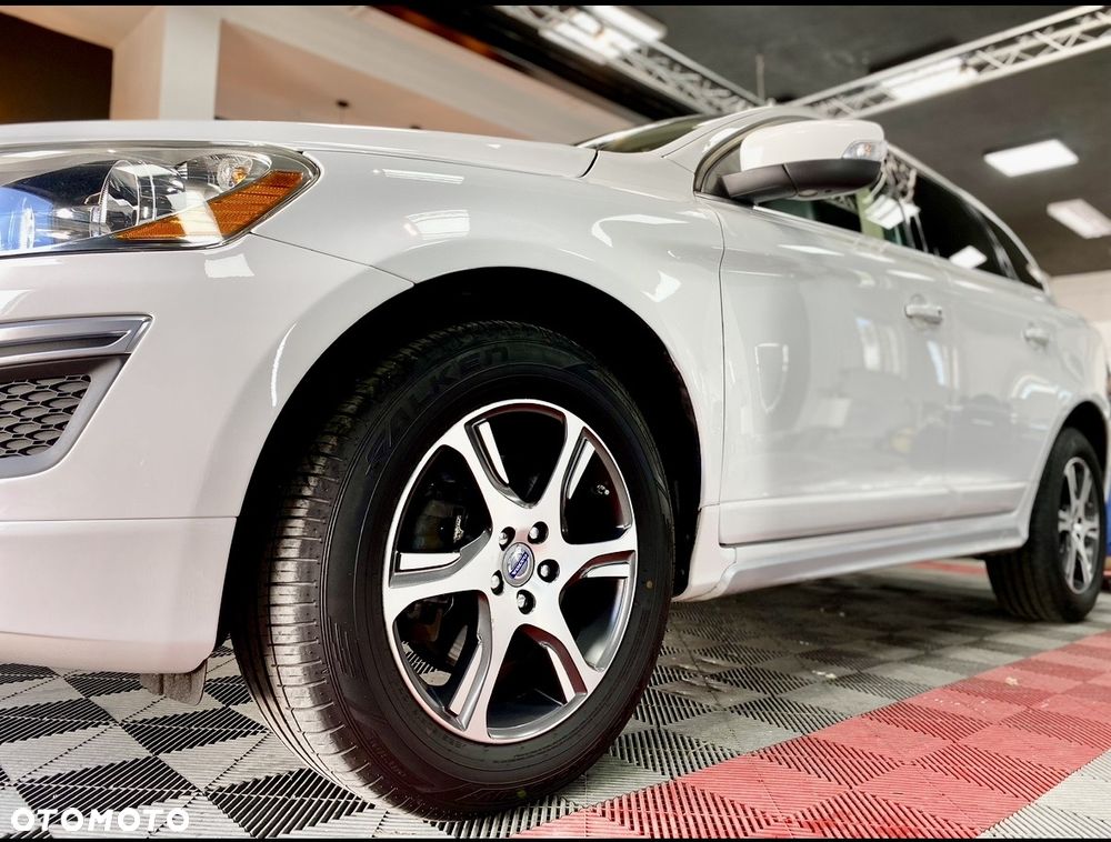 Volvo XC 60 T6 AWD Geartronic Momentum - 10