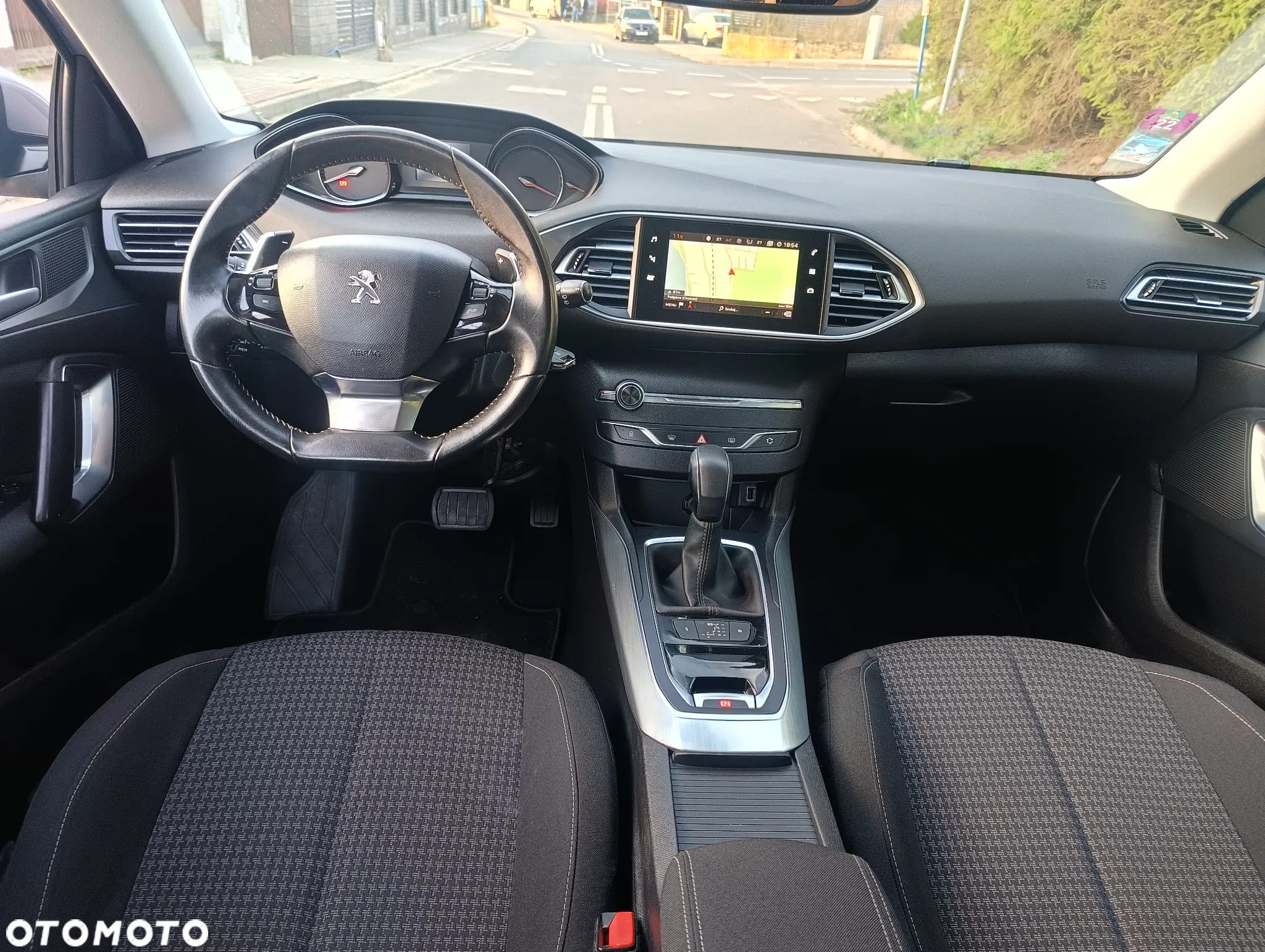 Peugeot 308 1.5 BlueHDi Allure S&S EAT6 - 17