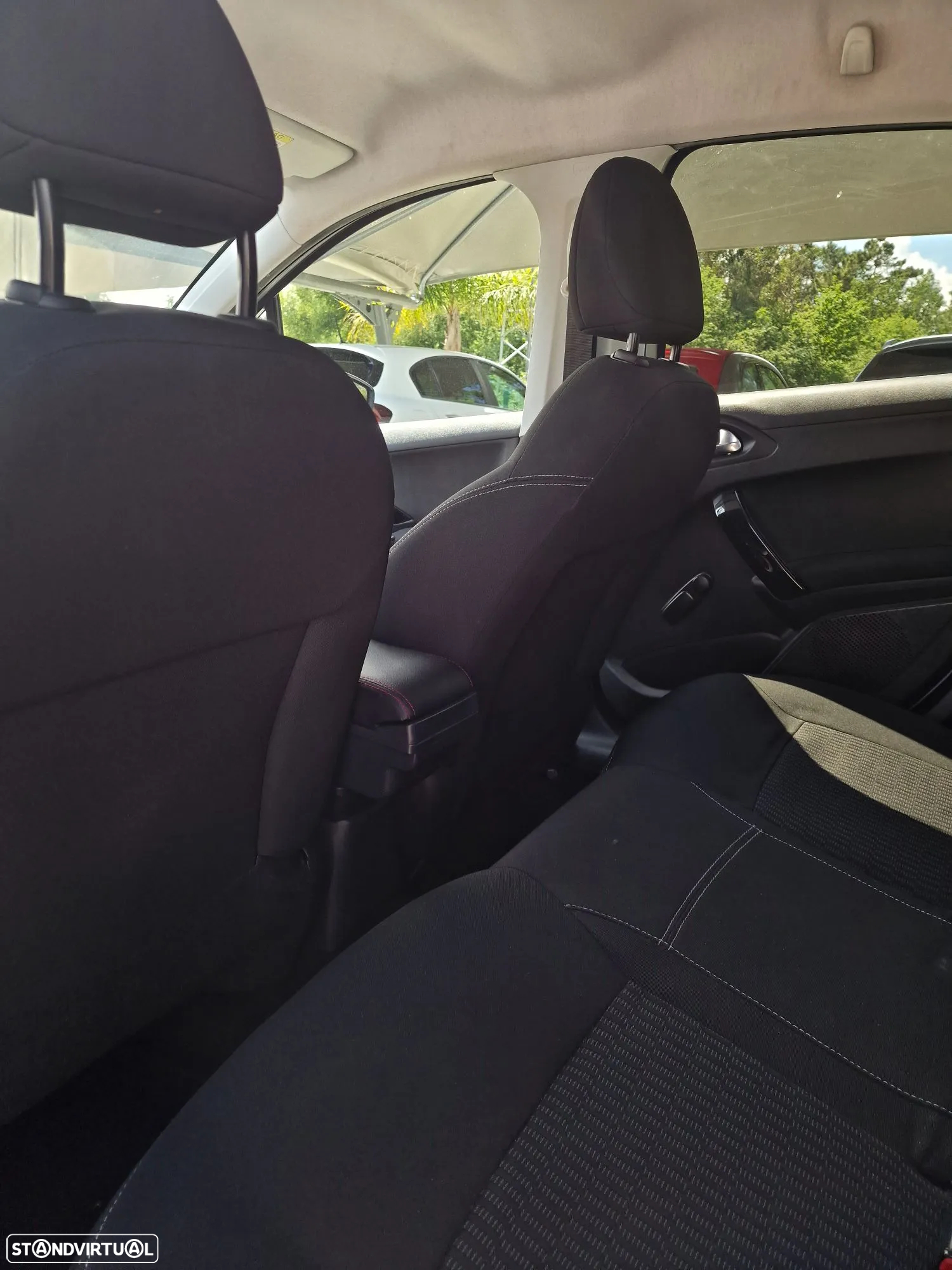 Peugeot 208 - 3