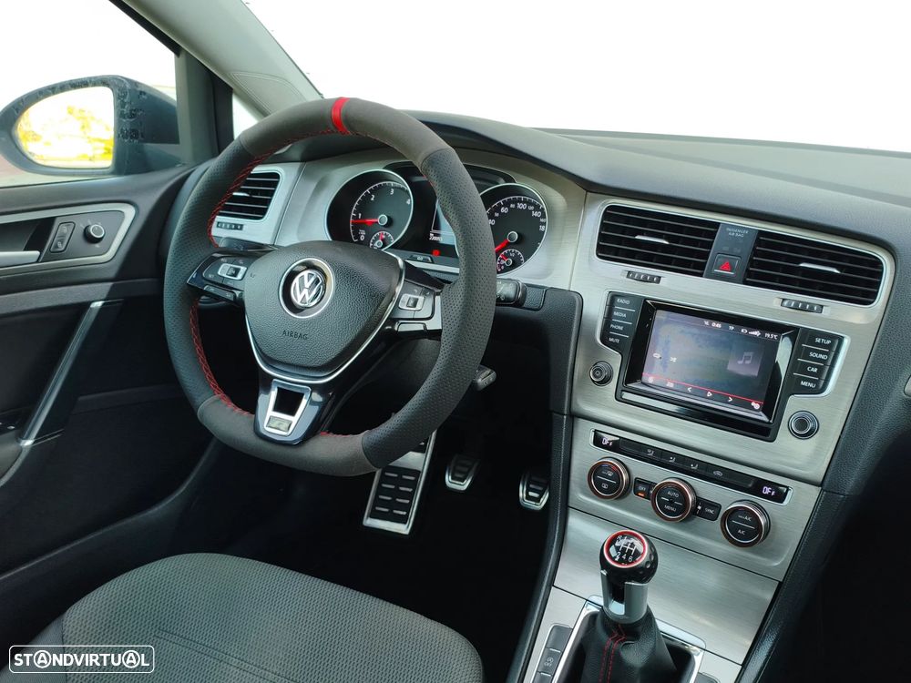 VW Golf 1.6 TDi R-Line - 10