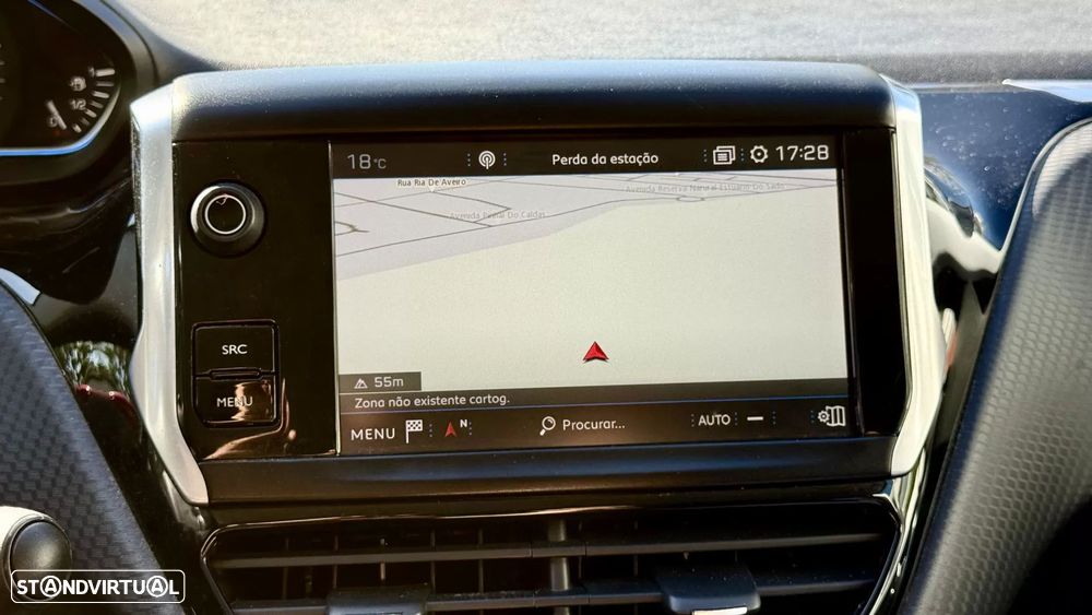 Peugeot 2008 1.2 PureTech Allure EAT6 - 28