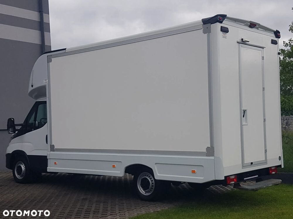 Iveco DAILY KONTENER NISKOPODŁOGOWY 4,43x2,23x2,42 SKLEP FOODTRUCK BAR KLIMA KONIOWÓZ KAMPER - 4