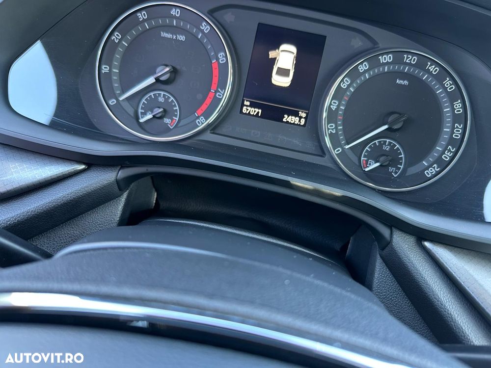 Skoda Octavia 1.0 TSI DSG Mild Hybrid Style - 9