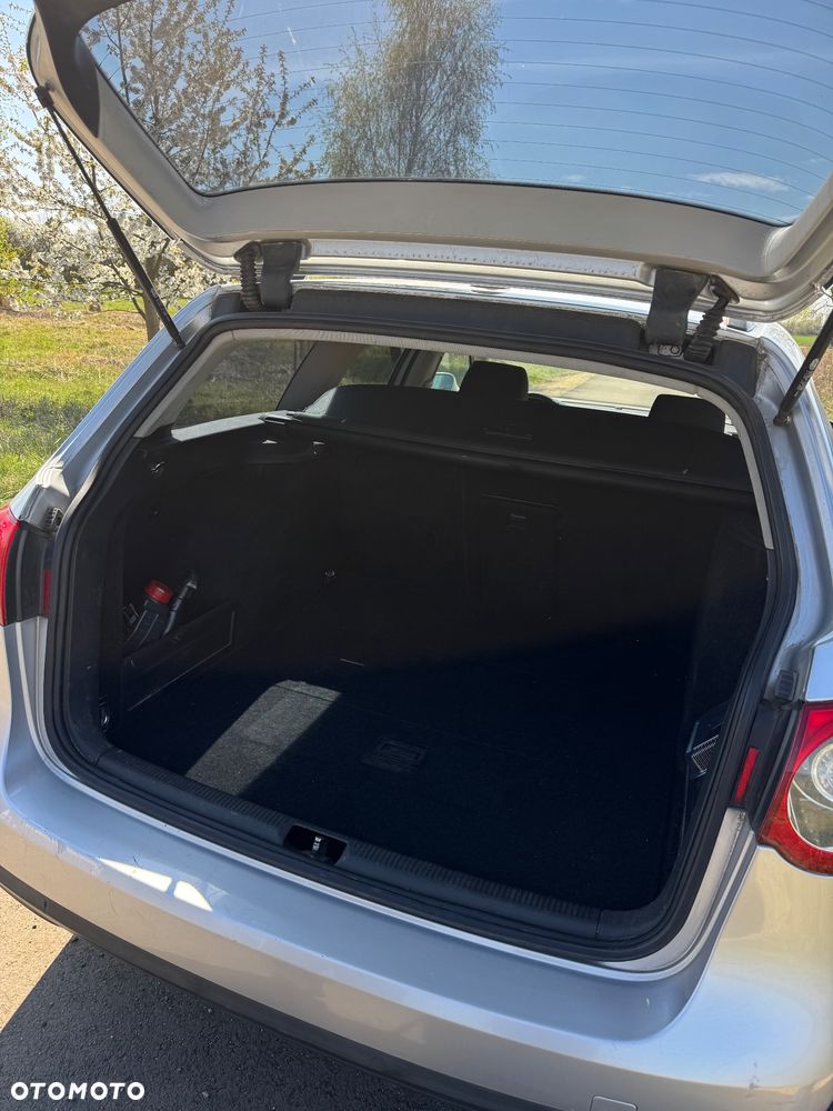 Volkswagen Passat 2.0 TDI DPF Comfortline - 20