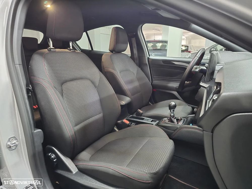 Ford Focus 1.0 EcoBoost MHEV ST-Line - 14