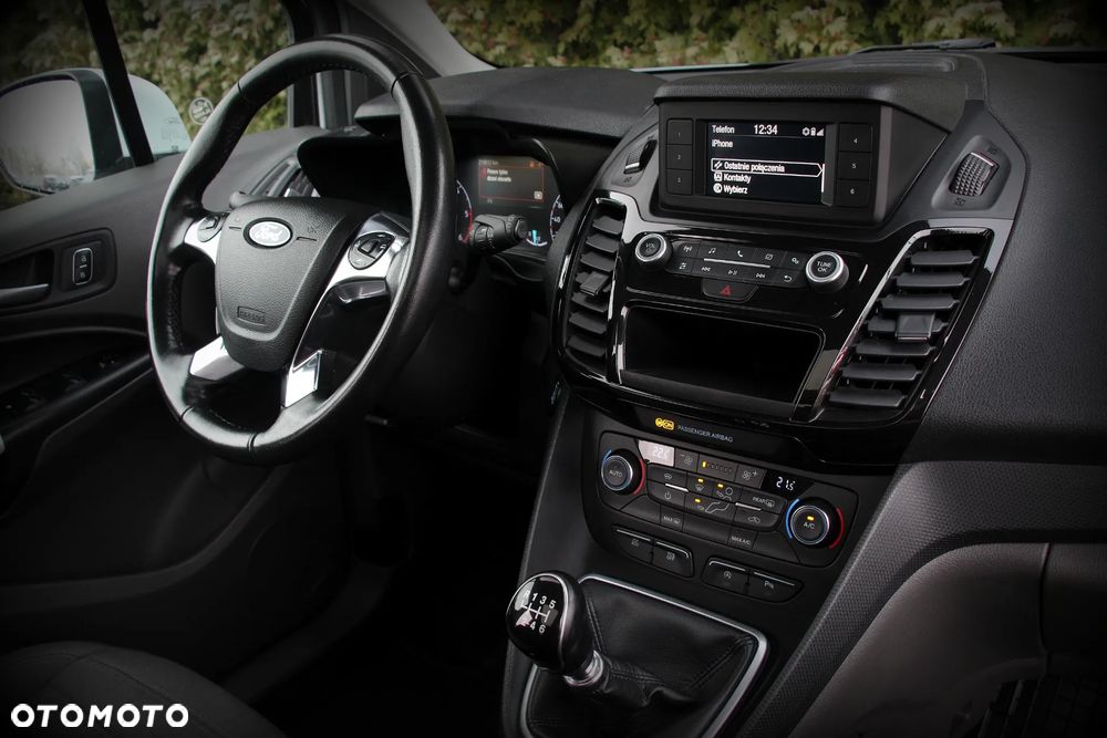 Ford Tourneo Connect Grand - 22