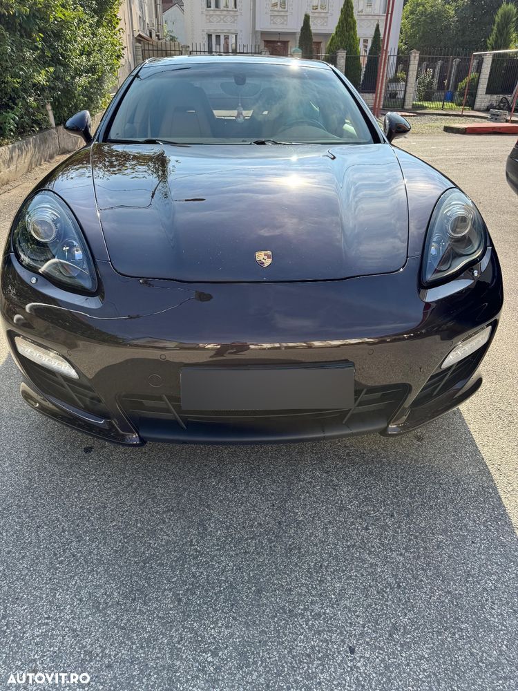 Porsche Panamera - 1