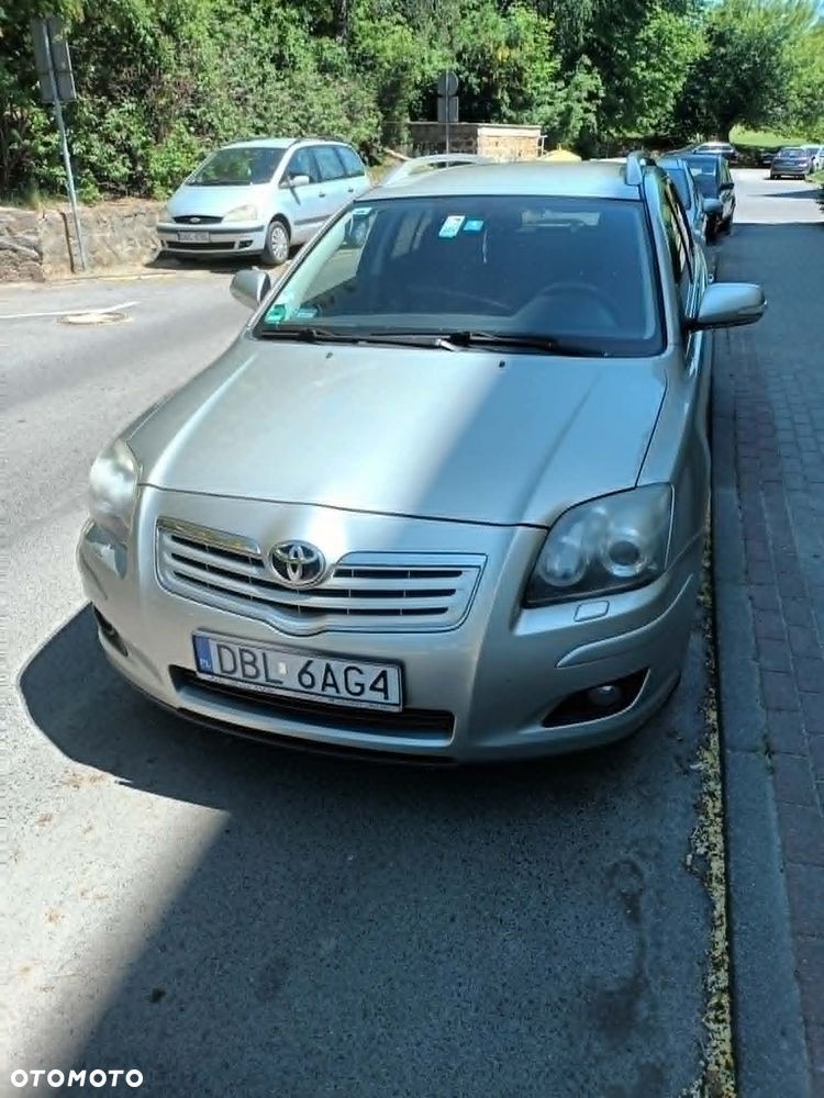 Toyota Avensis 2.0 D-4D Executive - 1