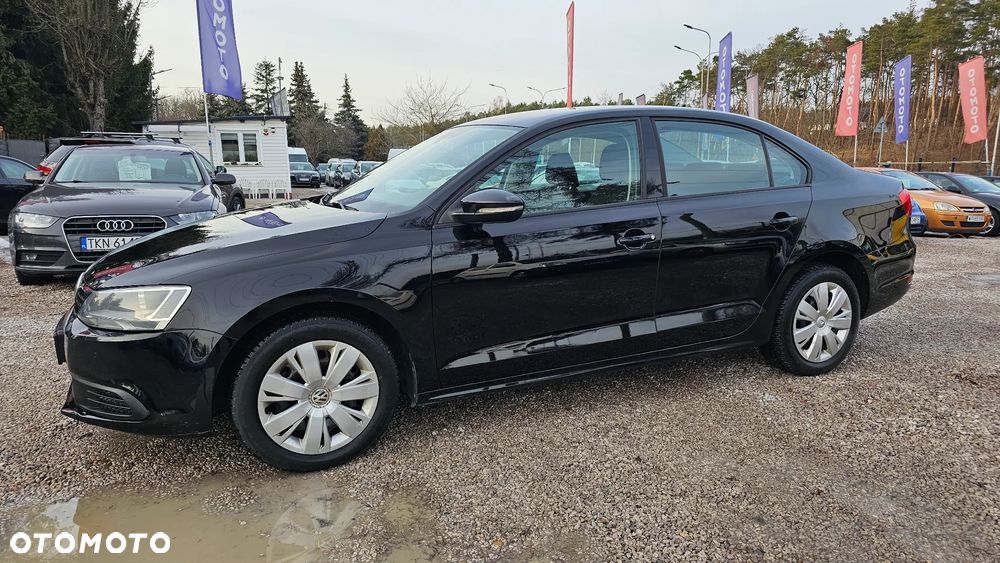Volkswagen Jetta 1.6 TDI Comfortline - 24