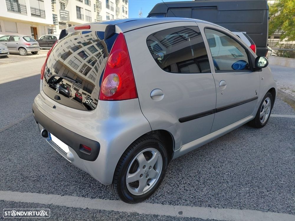 Peugeot 107 1.0 Black&Silver - 10