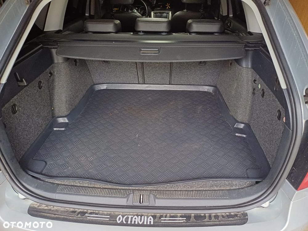 Skoda Octavia 2.0 TDI DPF Elegance - 9