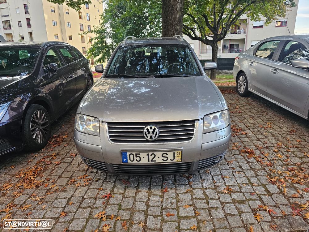 VW Passat Variant 1.9 TDi Highline Tip - 1