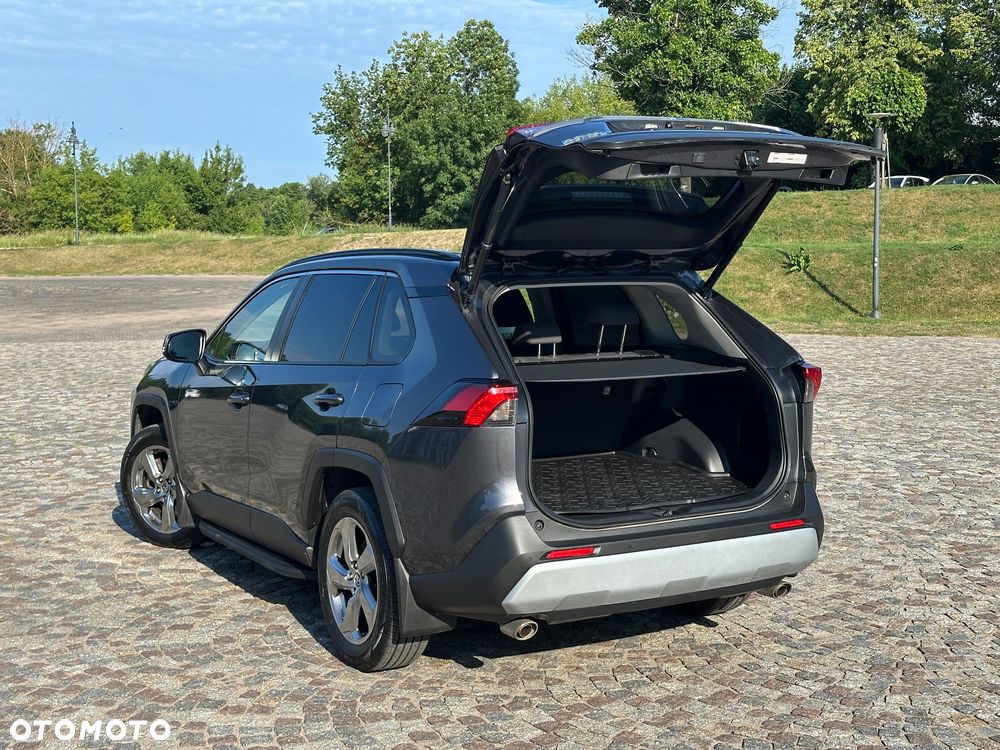 Toyota RAV4 - 9