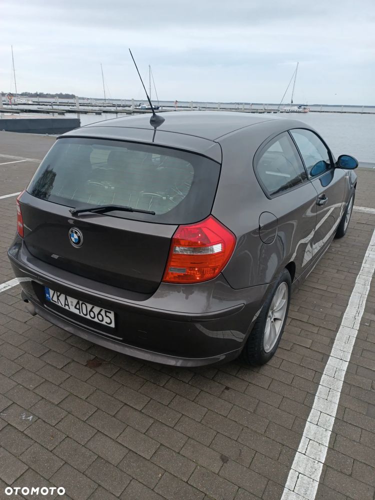 BMW Seria 1 118d DPF - 6