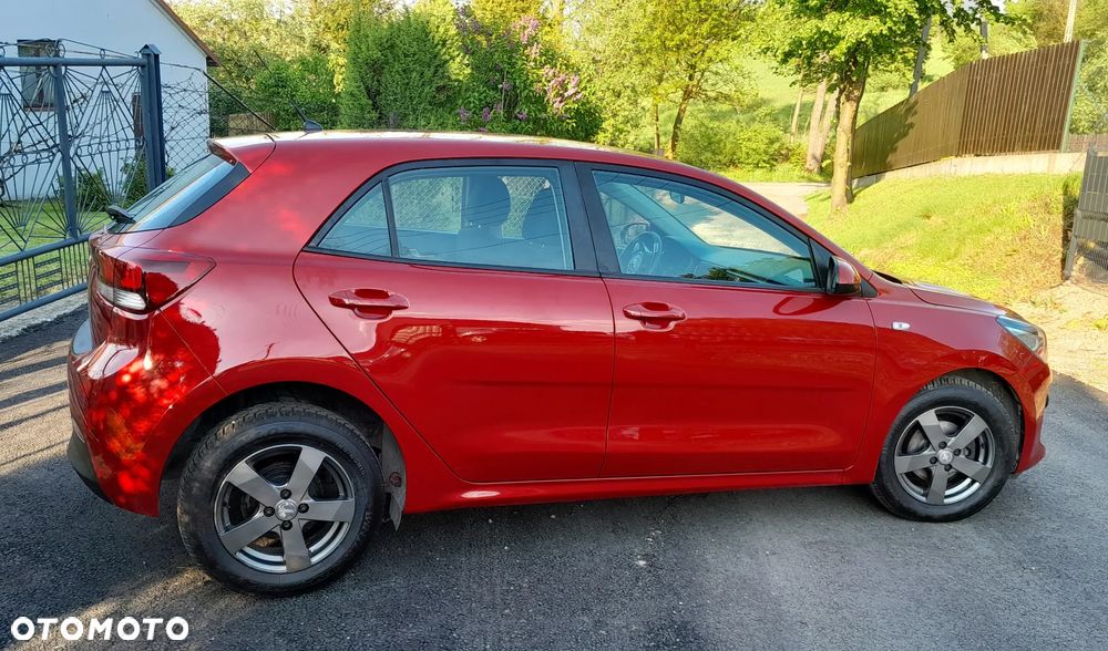 Kia Rio - 16