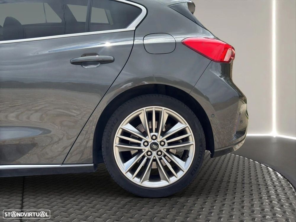 Ford Focus 1.5 EcoBoost Vignale — fotografia 21