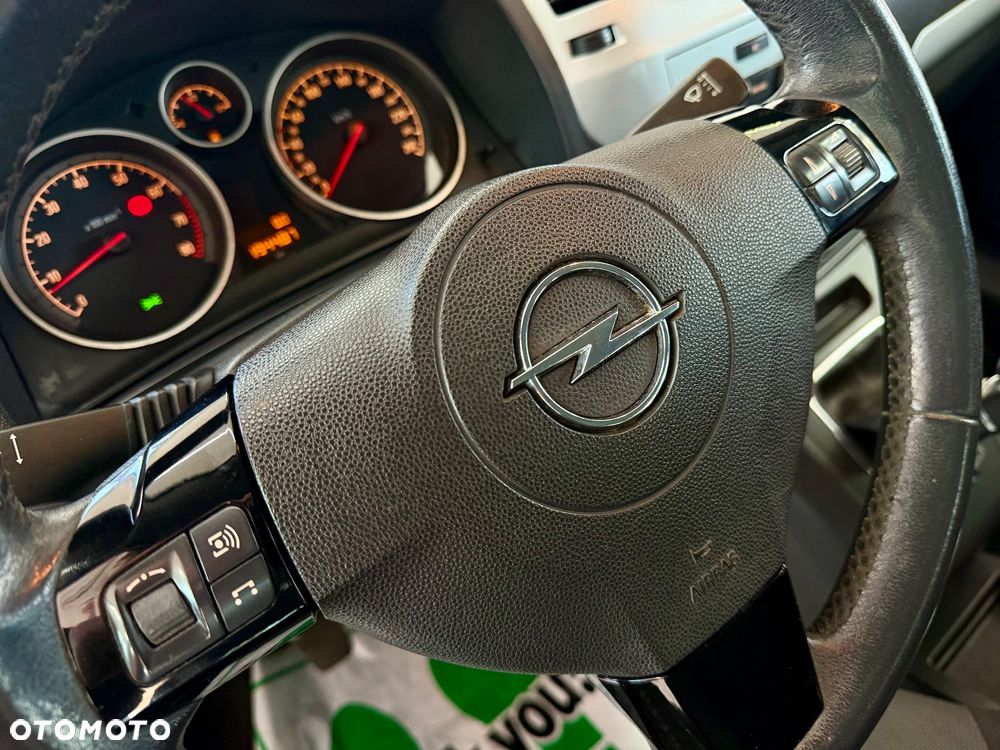 Opel Zafira - 10