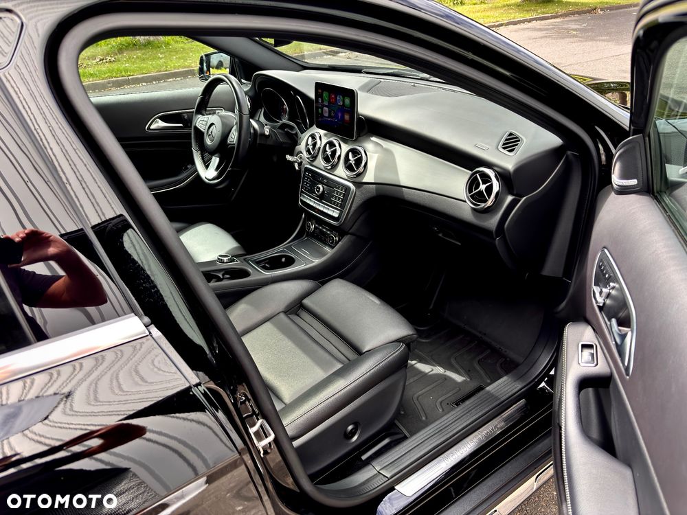Mercedes-Benz GLA 250 7G-DCT AMG Line - 16