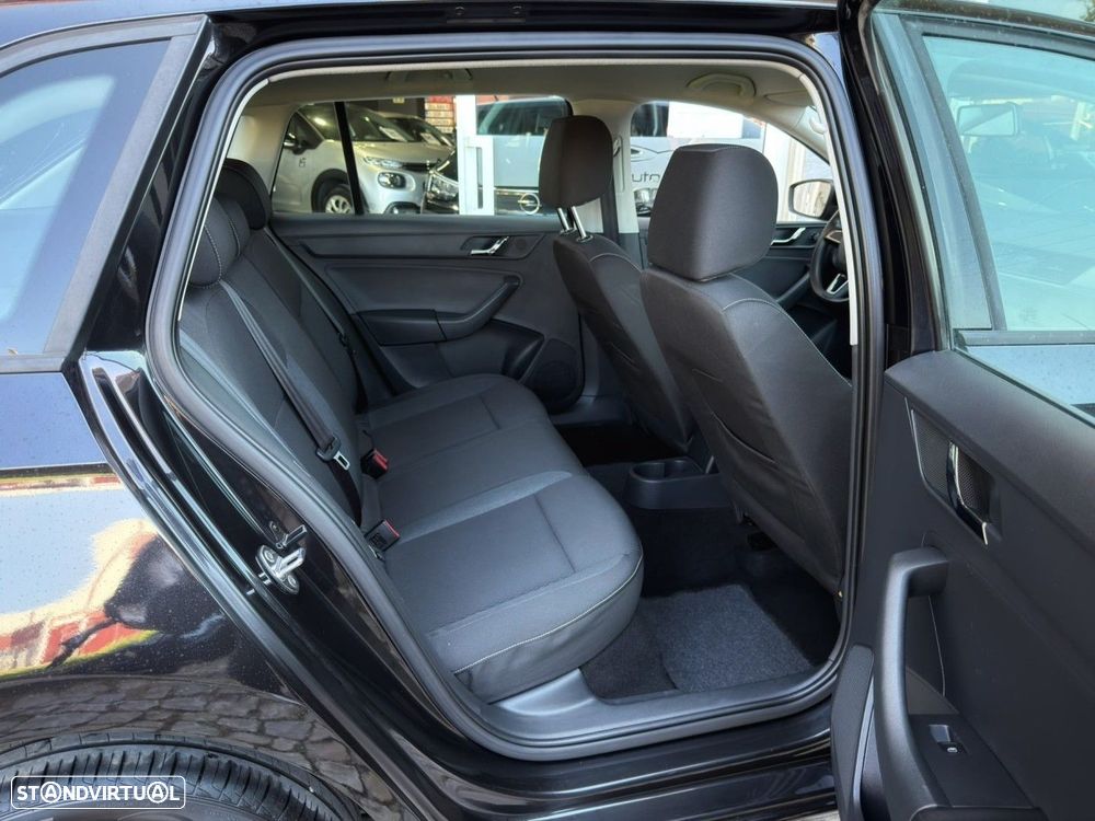 Skoda Rapid Spaceback 1.6 TDi Ambition - 9