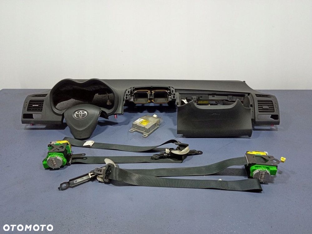 TOYOTA AURIS I E15 06- DESKA ROZDZIELCZA KONSOLA PODUSZKI PASY EU - 1