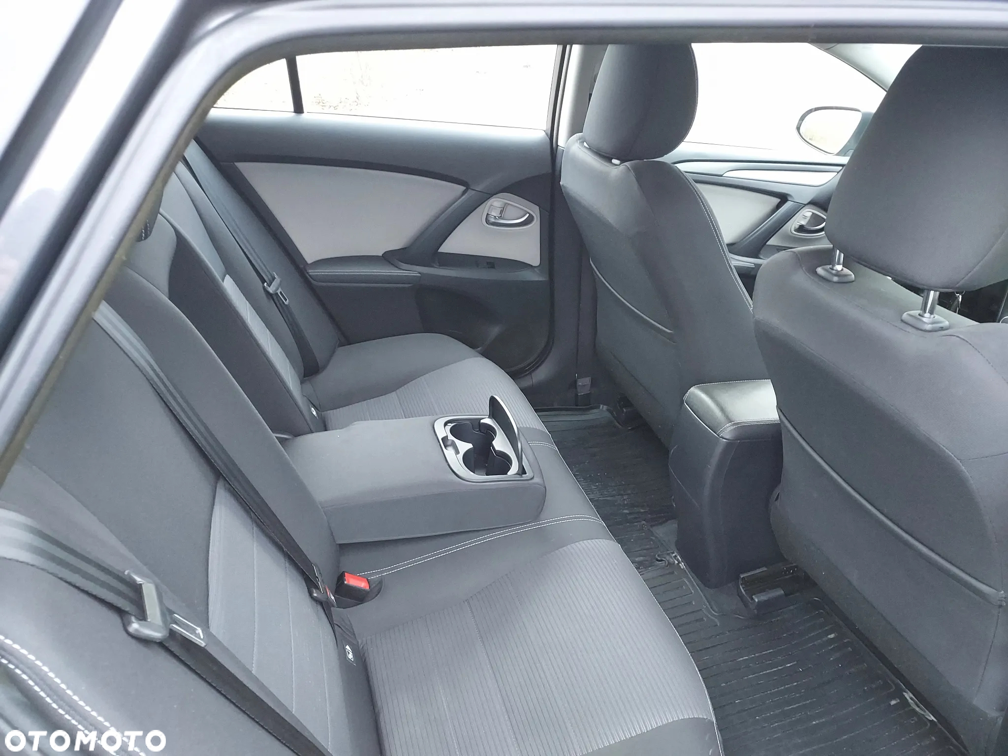Toyota Avensis 2.0 Premium MS - 22