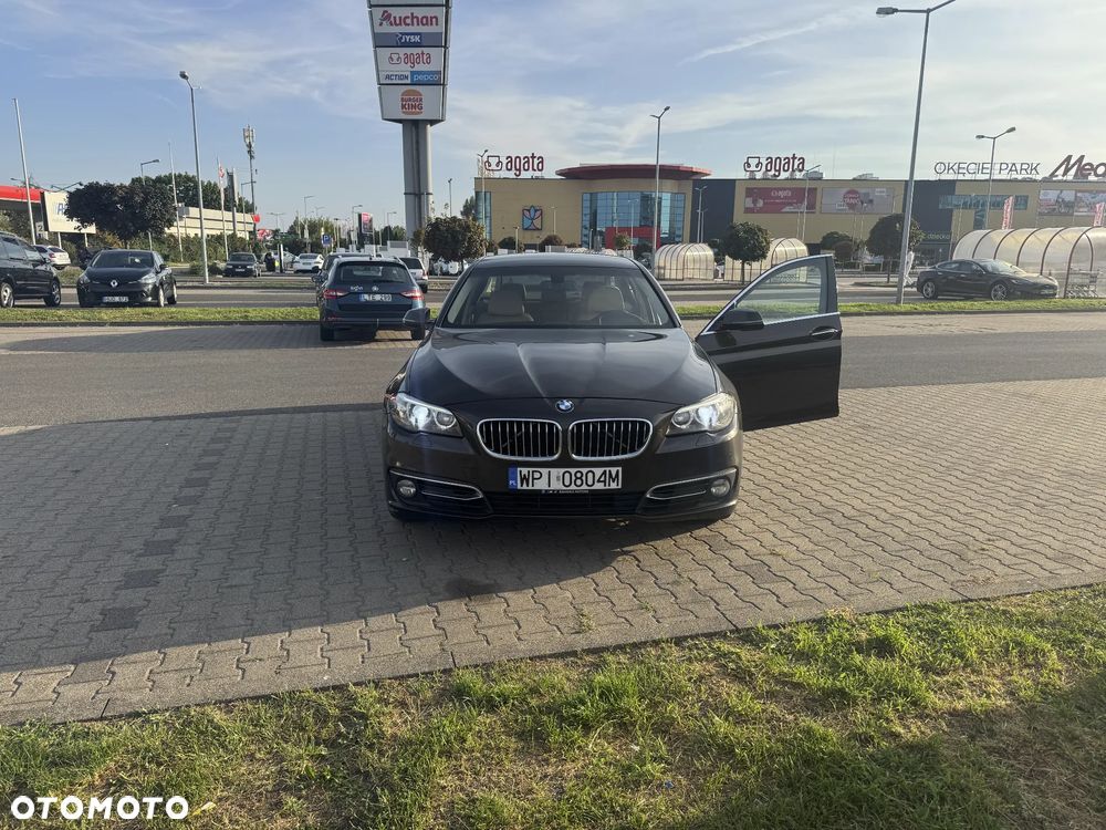 BMW Seria 5 525d xDrive Luxury Line - 11