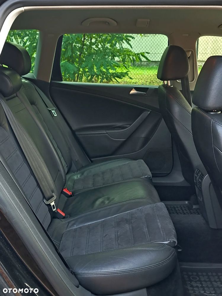 Volkswagen Passat Variant 2.0 TDI DPF Highline - 28