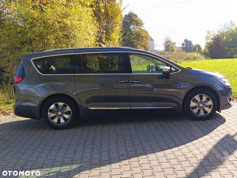 Chrysler Pacifica - 3