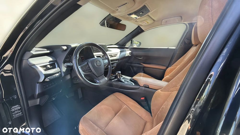Lexus UX 250h Elegance 2WD - 10