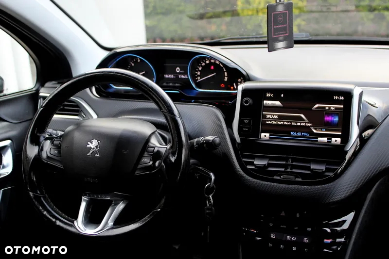 Peugeot 2008 1.6 VTi Allure - 11