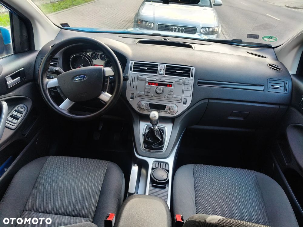 Ford Kuga 2.0 TDCi 2x4 Titanium - 8