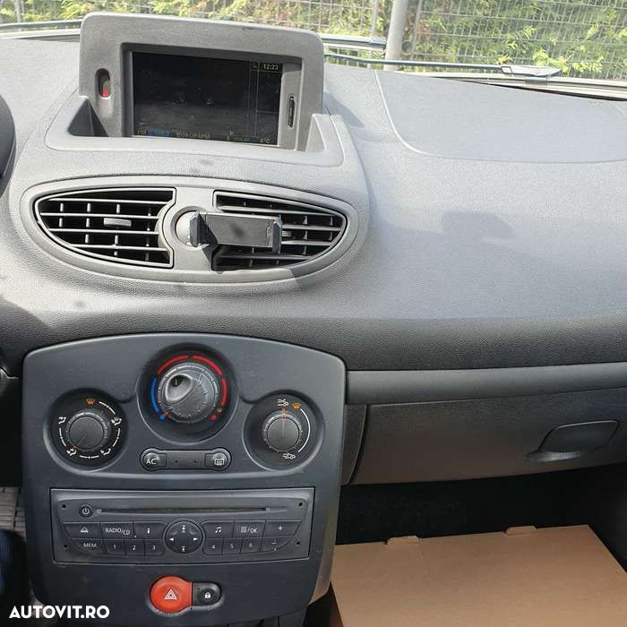 Renault Clio - 7