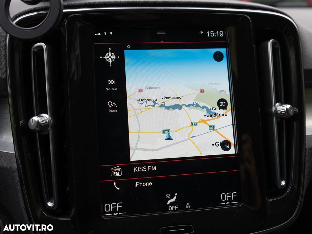 Volvo XC 40 B4 AT8 AWD Mild Hybrid Momentum Pro - 33