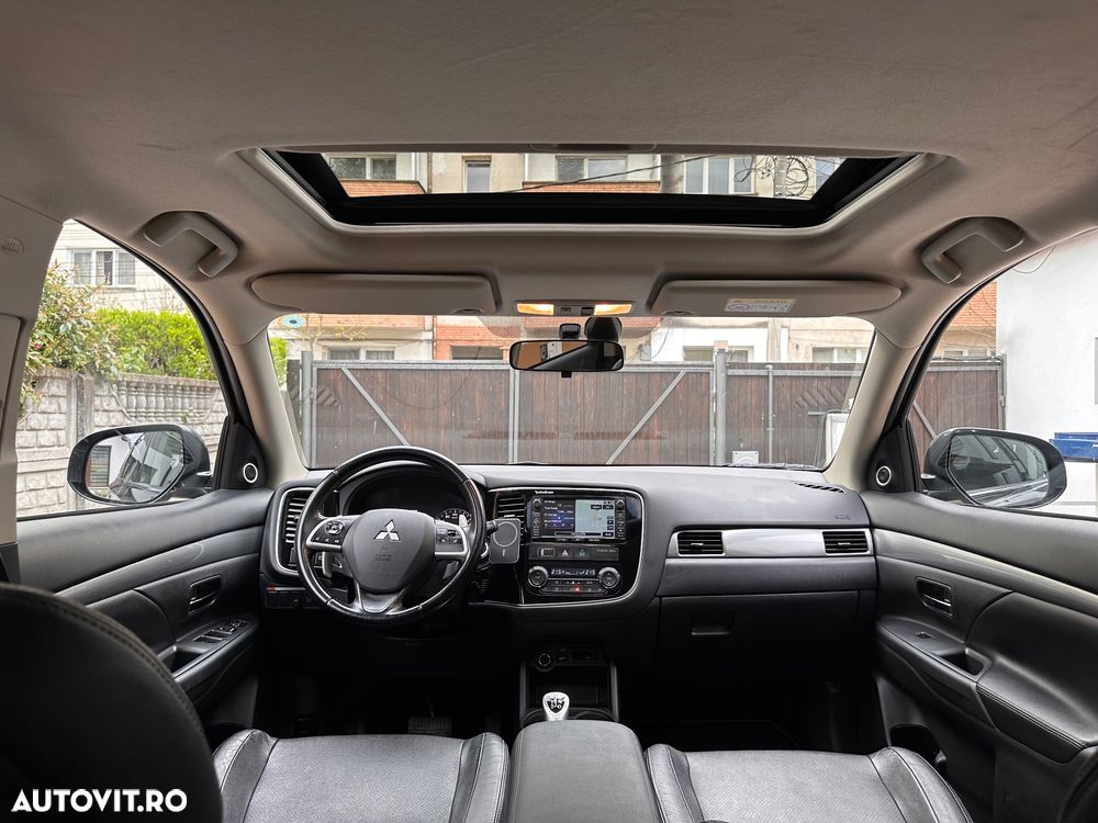 Mitsubishi Outlander - 8