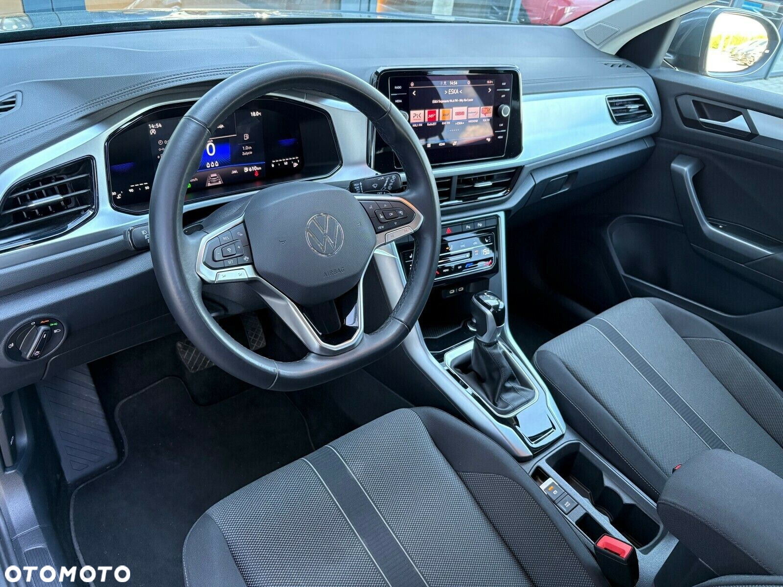 Volkswagen T-Roc - 11