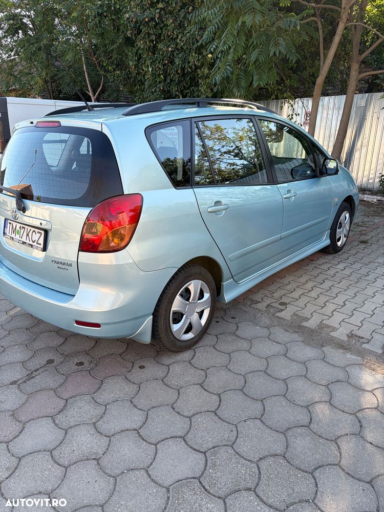 Toyota Corolla Verso 2.0 D-4D - 5