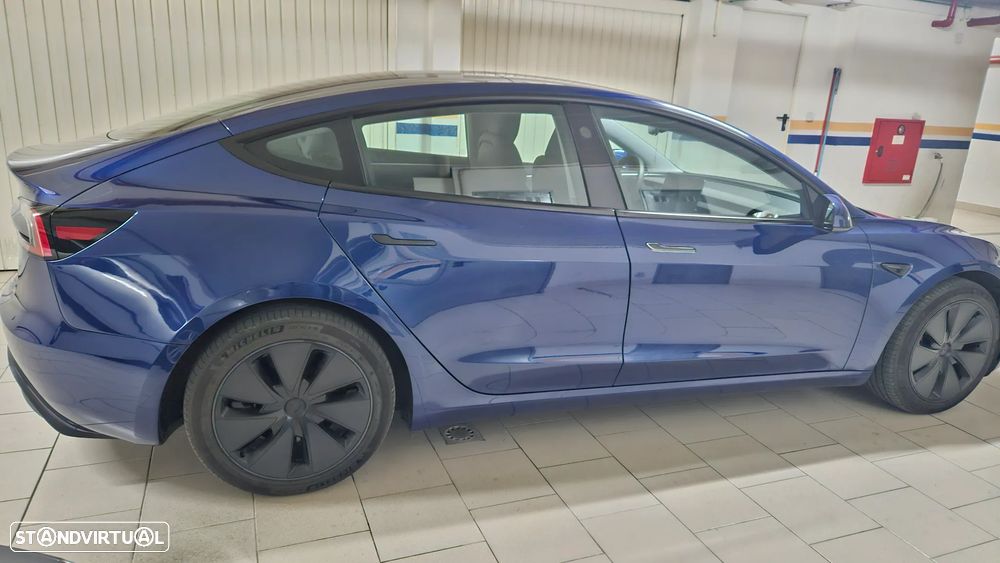 Tesla Model 3 - 3