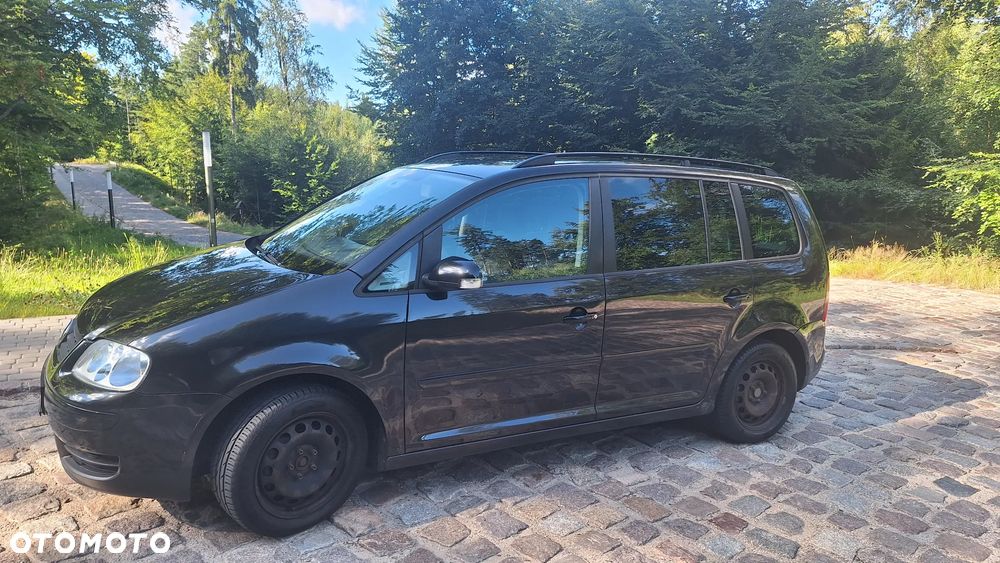 Volkswagen Touran - 4