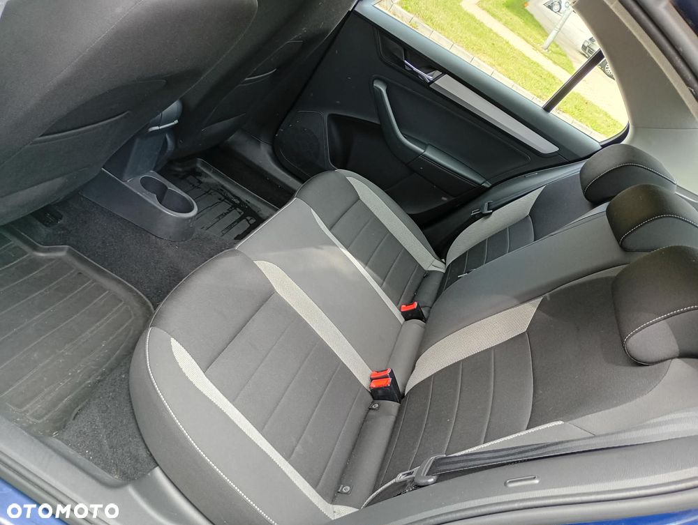 Skoda RAPID 1.0 TSI Ambition - 10