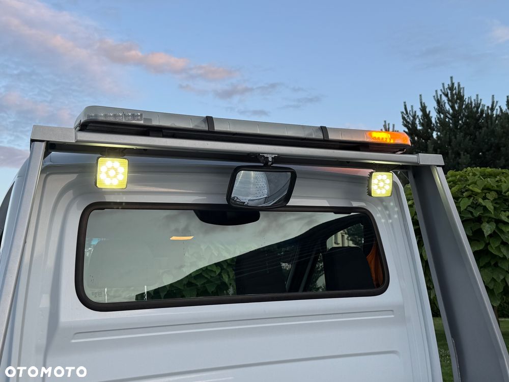 Mercedes-Benz Sprinter - 26