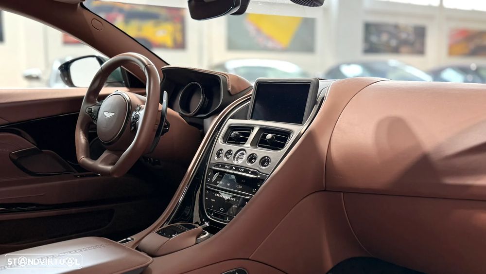 Aston Martin DB11 Coupé V8 Auto - 20