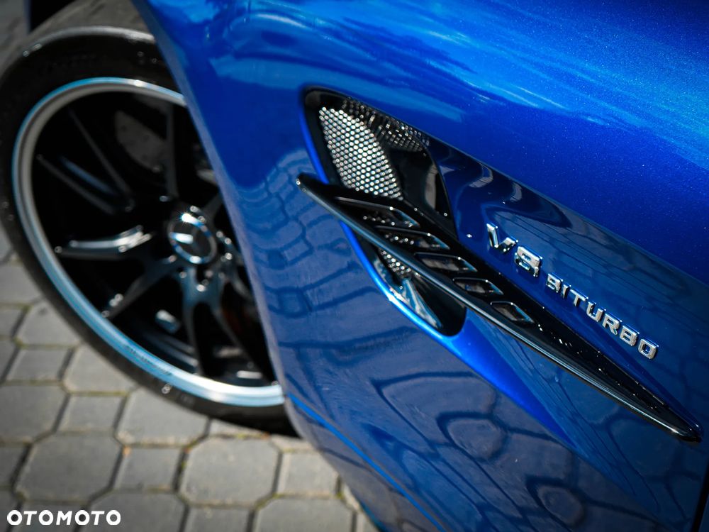 Mercedes-Benz AMG GT R - 8