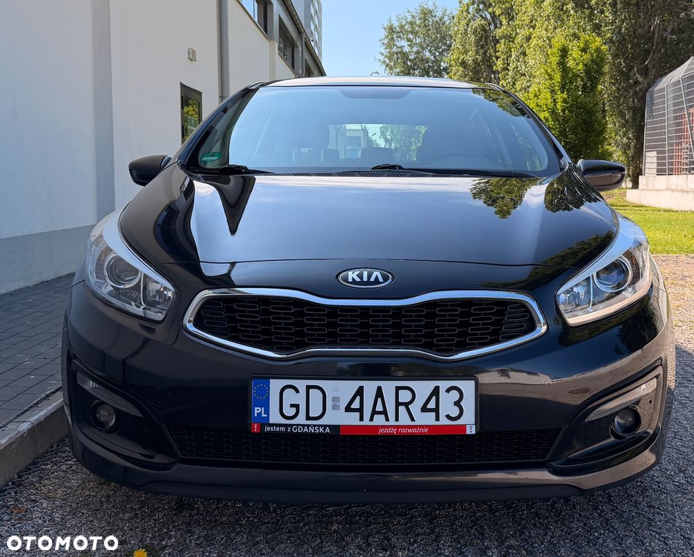 Kia Ceed 1.4 CVVT UEFA EURO 2016 - 12