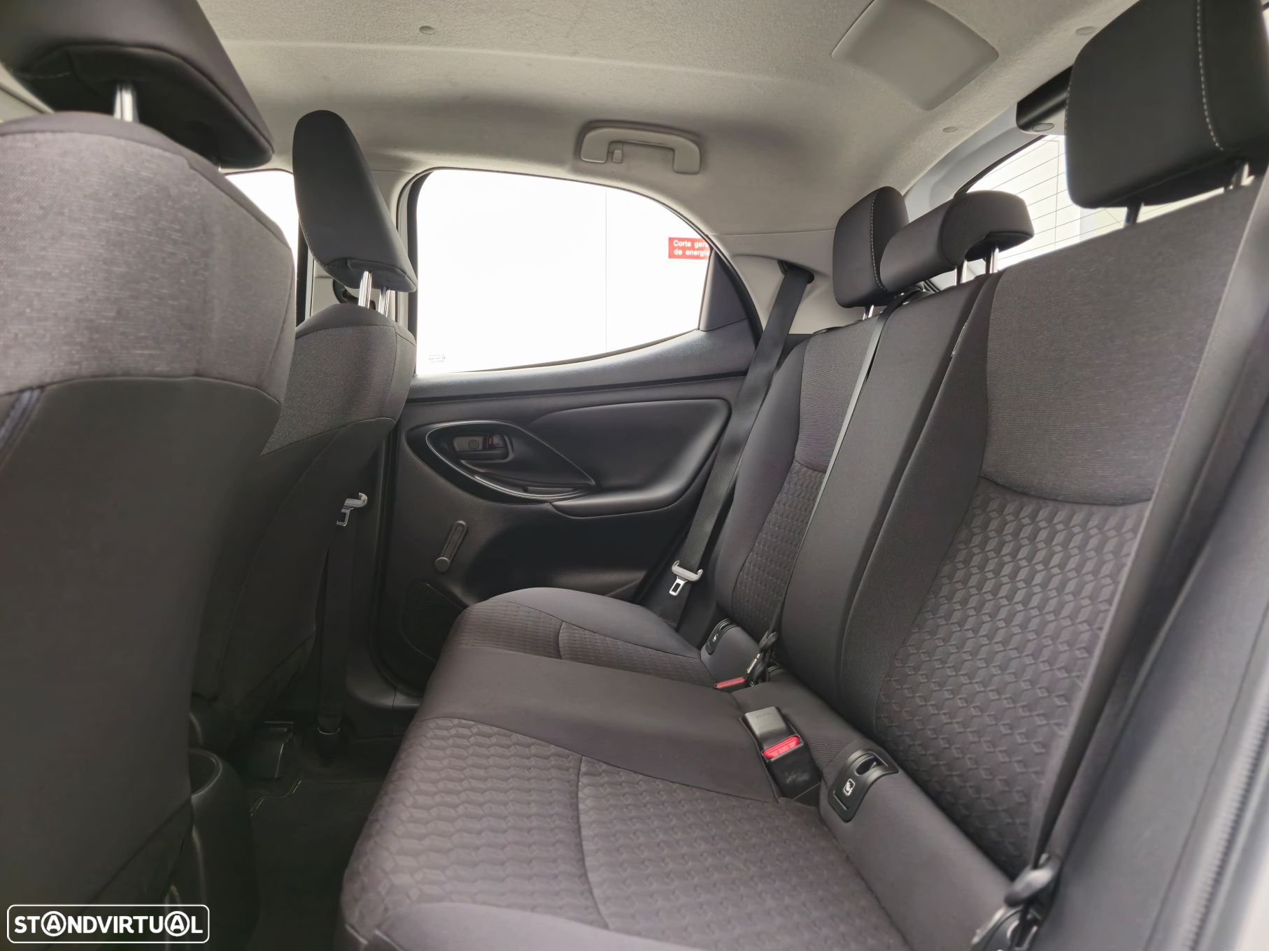 Toyota Yaris 1.0 VVT-i Comfort Plus - 14