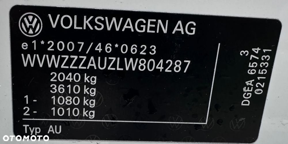 Volkswagen Golf - 22