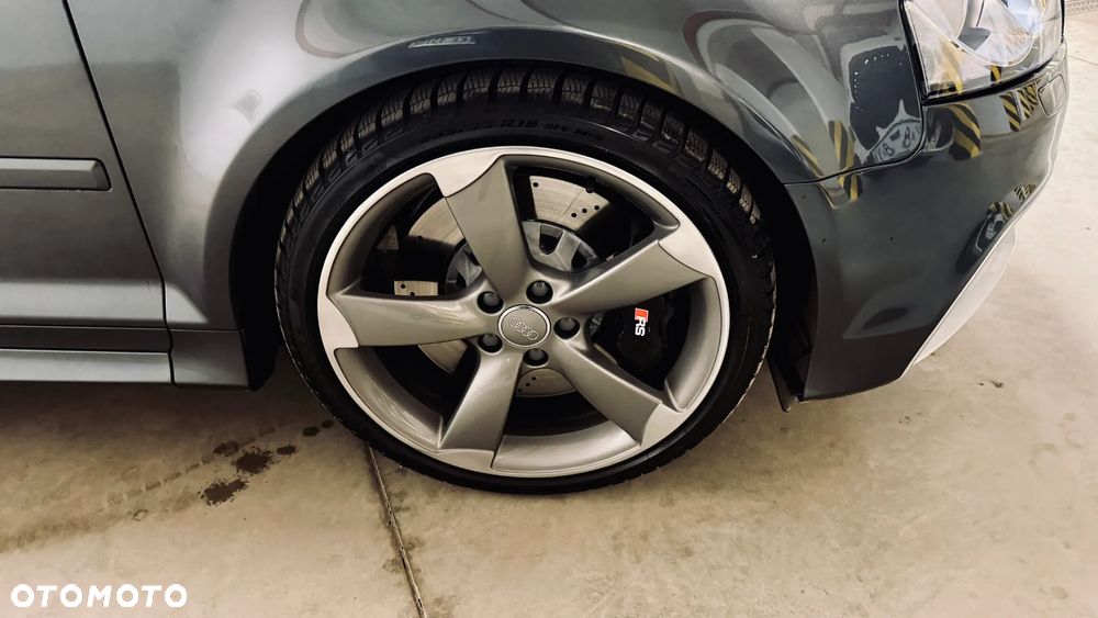 Audi RS3 Sportback Standard - 15