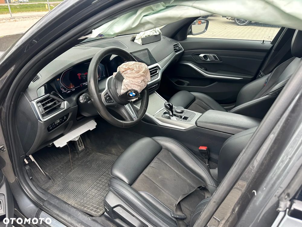BMW Seria 3 318i - 8